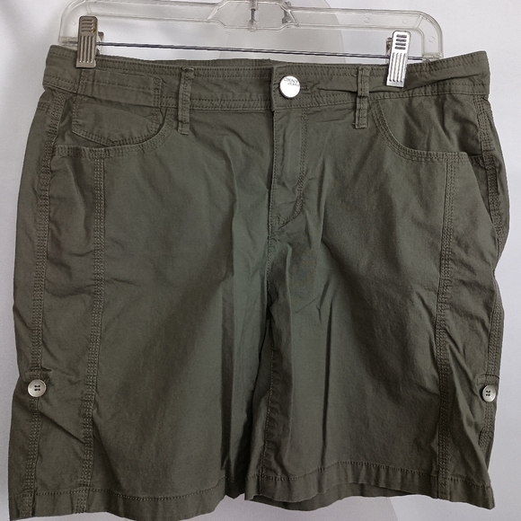 2/$30 DKNY Casual Olive Summer Shorts (#865) - Picture 9 of 12
